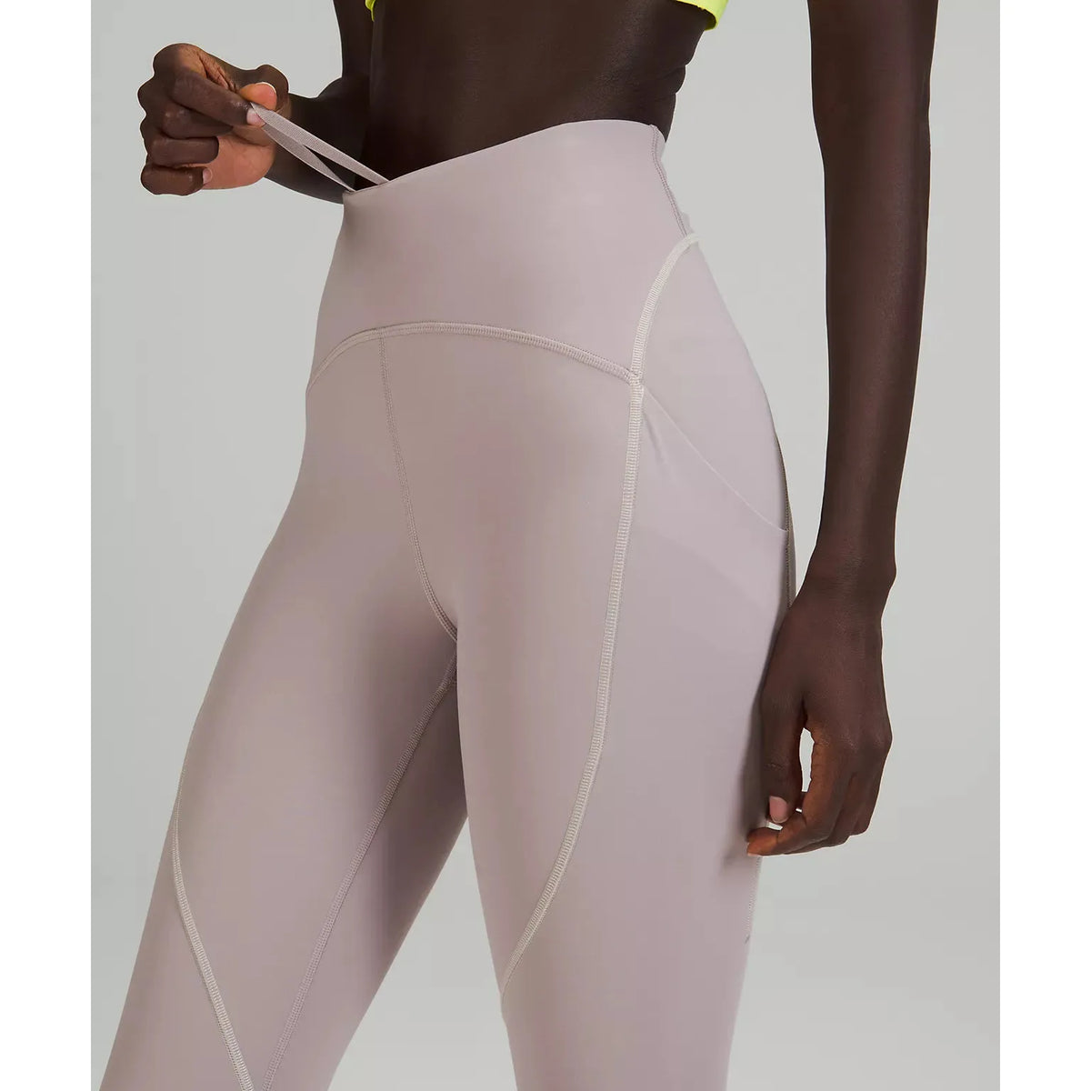 新品Lululemon Power Thru HR Tight サイズ8 Lululemon Power Thru High Rise Tight 25