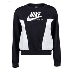 Load image into Gallery viewer, Nike Crew Neck Cropped Top