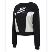 Load image into Gallery viewer, Nike Crew Neck Cropped Top