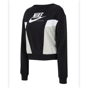 Nike Crew Neck Cropped Top