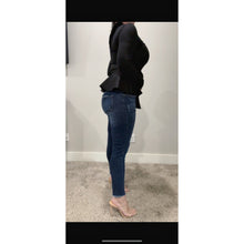 Load image into Gallery viewer, RESALE KanCan Mid Rise Skinny Distressed Estilo Denim Jeans