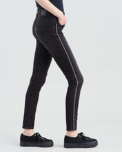 Load image into Gallery viewer, Levi’s 721 High Rise Bling Side Black Skinny Jeans