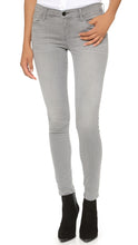 Load image into Gallery viewer, Frame Le Skinny De Jeanne Chambers Grey Skinny Jeans