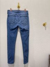 Load image into Gallery viewer, Joe’s Jeans Everybody Stretch Skinny Ankle Jeans