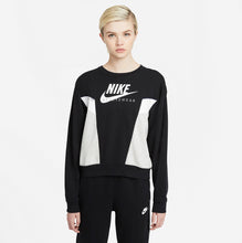 Load image into Gallery viewer, Nike Crew Neck Cropped Top